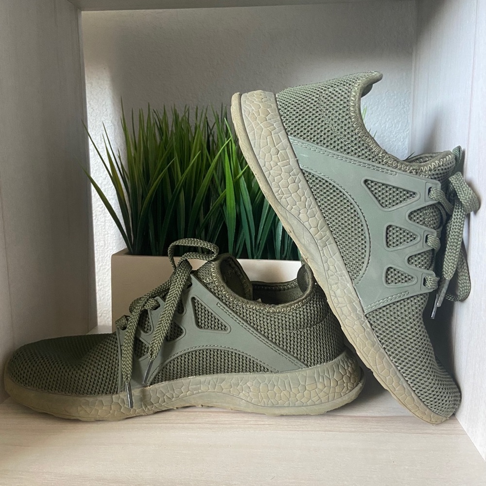 Amazon Brand Running Shoes